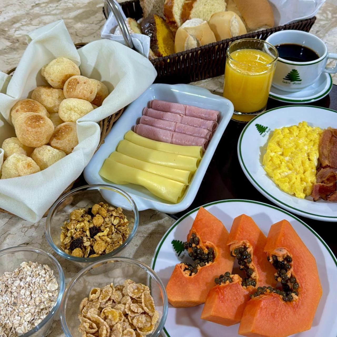 Cedro Hotel 론드리나 외부 사진